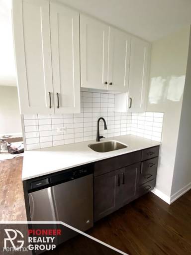 Main picture of 5536 N Sheridan Rd