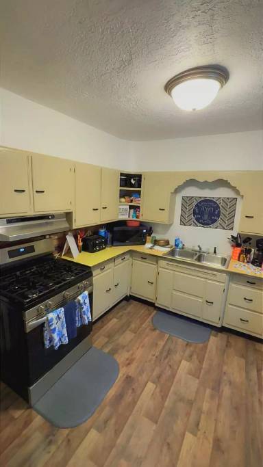 Main picture of 919 1/2 Columbia Ave