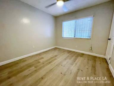 Main picture of 850 W 95th St