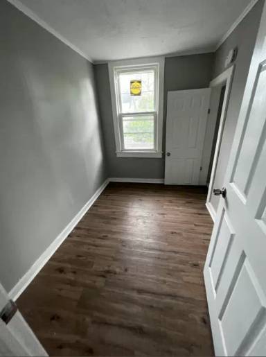 Main picture of 43 Montrose Ter