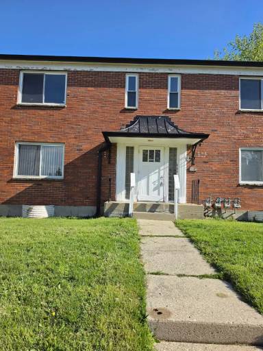 Main picture of 829 Uhrig Ave