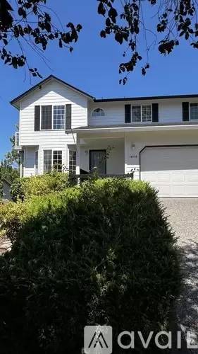 Main picture of 19806 SE 41st St