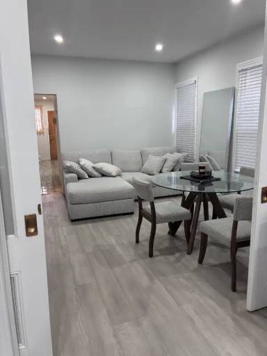 Main picture of 2 Fuller Pl
