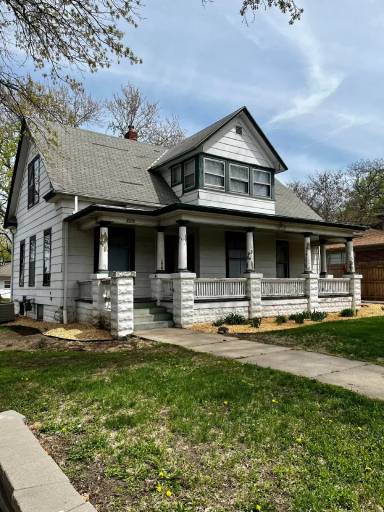 Main picture of 4902 Madison Ave