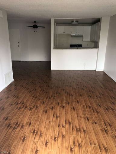 Main picture of 4664 W 3rd St