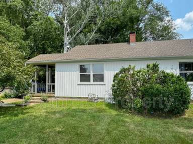 Main picture of 7607 Wyandotte St