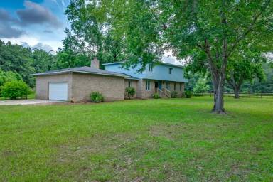 Main picture of 400 Derby Ln