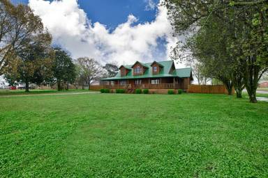 Main picture of 26848 Old Highway 20