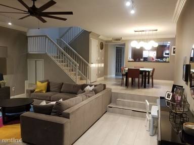 Main picture of 3041 NE 183rd Ln