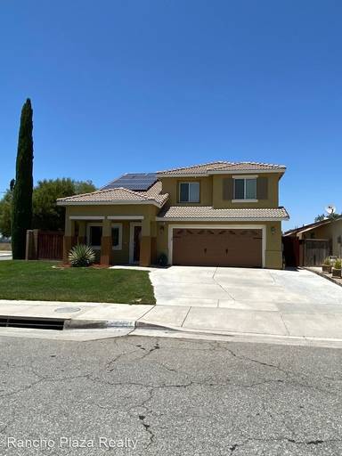 Main picture of 26836 Hanford St