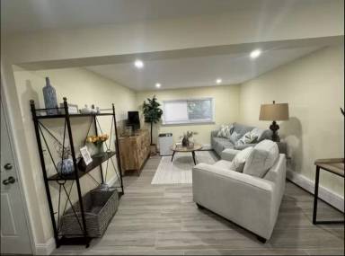 Main picture of 9 Collingswood Dr
