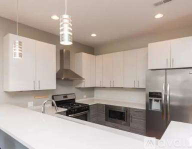 Main picture of 2248 W Irving Park Rd