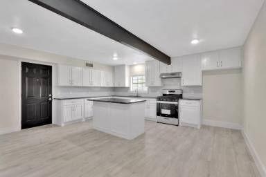 Main picture of 9010 Freeland St