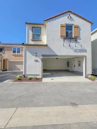 Main picture of 10536-92 Trill Way