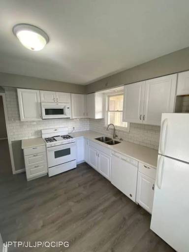 Main picture of 1026 1/2 21st St