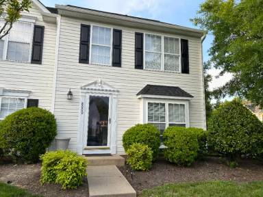 Main picture of 8000 Cottesmore Ct