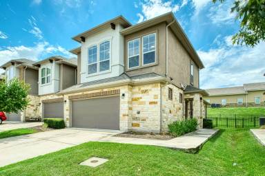 Main picture of 201 Homily Dr