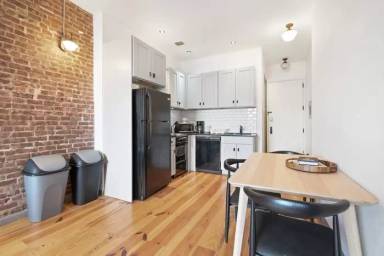 Main picture of 209 W 135th St