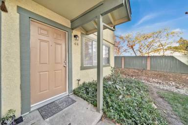 Main picture of 830 Saint Marks St