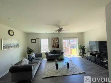 Main picture of 435 Cross Country Way