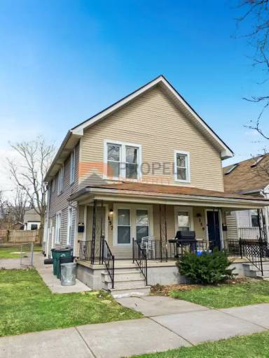 Main picture of 157 E Bennett Ave