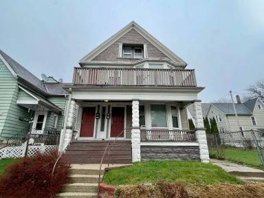Main picture of 2212 N Holton St