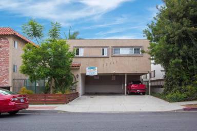 Main picture of 12737 Pacific Ave