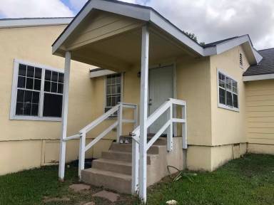 Main picture of 2903 N US Highway 281