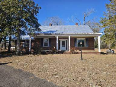 Main picture of 2067 Wire Rd