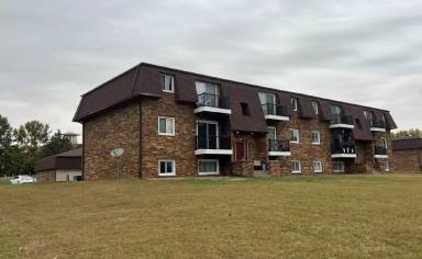 Main picture of 2776 Willow Dr