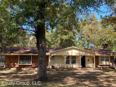 Main picture of 902 Pine Lake Dr