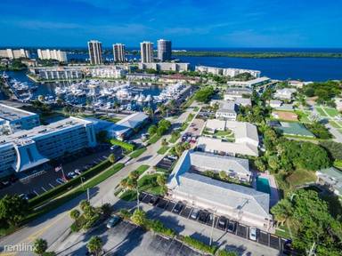 Main picture of 148 Yacht Club Dr