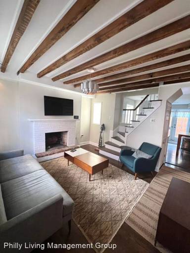 Main picture of 2424 Panama St