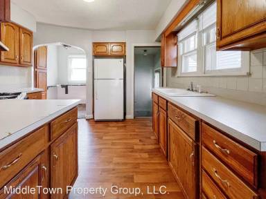 Main picture of 1704 S High St