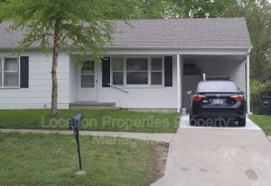 Main picture of 326 E 19th St