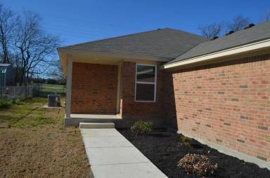 Main picture of 400 Elbert Ln