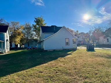 Main picture of 703 Roosevelt Ave