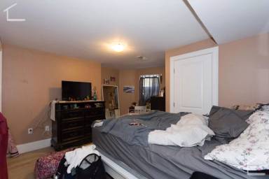 Main picture of 17 Saint Lukes Rd