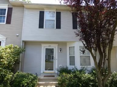 Main picture of 404 Kings Crest Dr