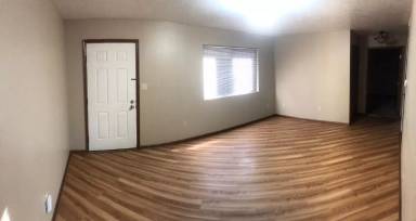 Main picture of 205 W Phillip Ave