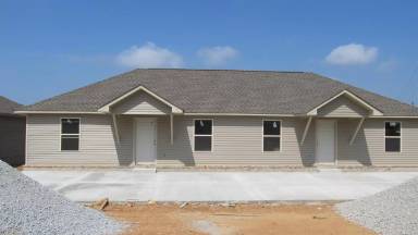 Main picture of 400 Eagle St