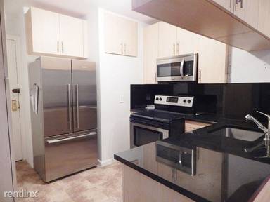 Main picture of 235 W 75th St