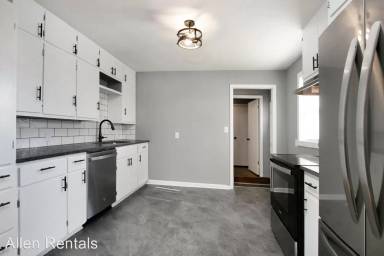 Main picture of 1800 Elaine Dr