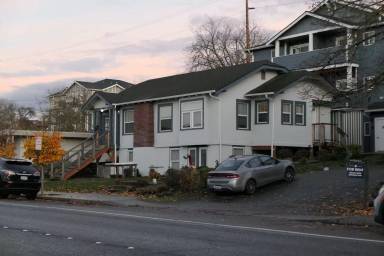 Main picture of 1124 N Forest Street 1122 Frst St