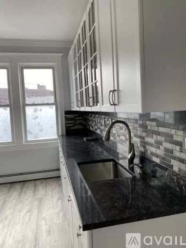 Main picture of 166 Cortlandt St