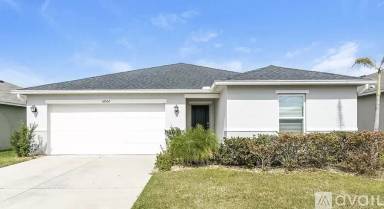 Main picture of 16551 Centipede St