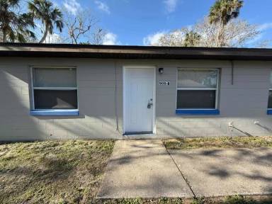 Main picture of 908 Lora St