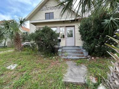 Main picture of 1625 9th Ave W