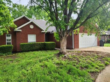 Main picture of 4001 W Olive St
