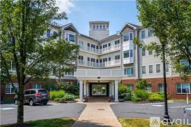Main picture of 1 King Philip Dr